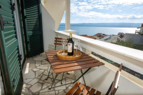Wohnung in Duće mit Großem Balkon